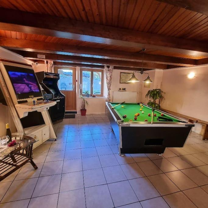 Gite Eglantine 2 A 6 Personnes Avec Spa Et Salle De Jeux Dans La Residence Ventron Exterior foto